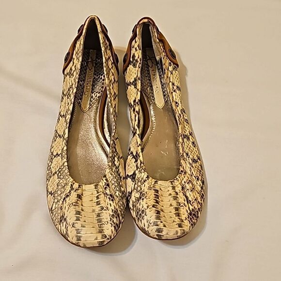 B. Makowsky Women’s “BM Rose” Snakeskin Ivory/Tan Flats 10 - Picture 1 of 8